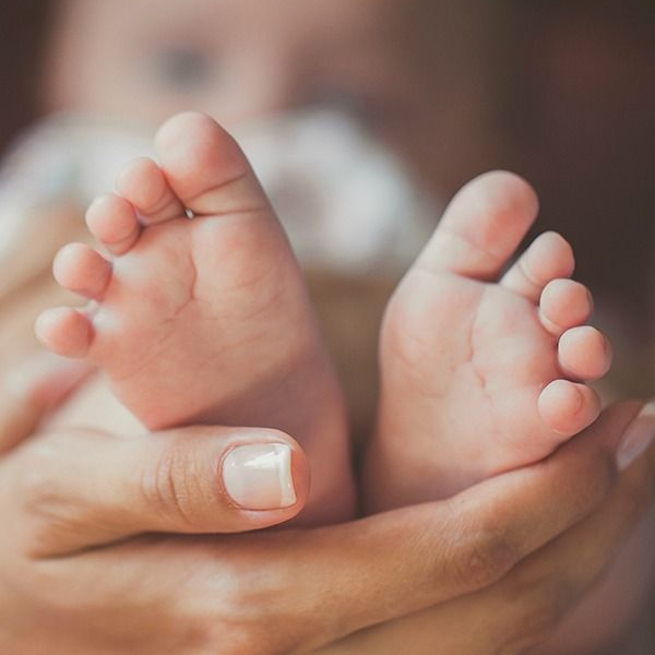 Motýlý dotek - dolní končetiny