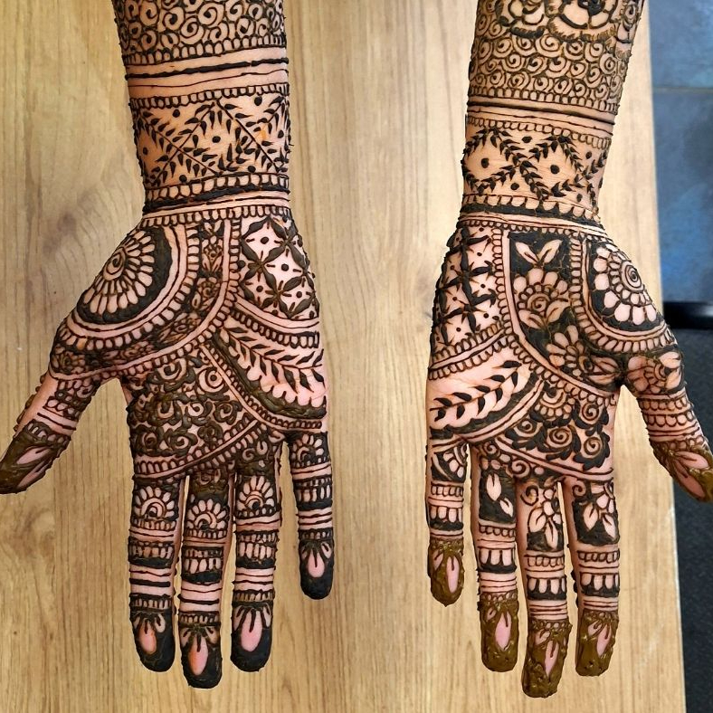 Kézfej és alkar henna / Hand and lower arm henna