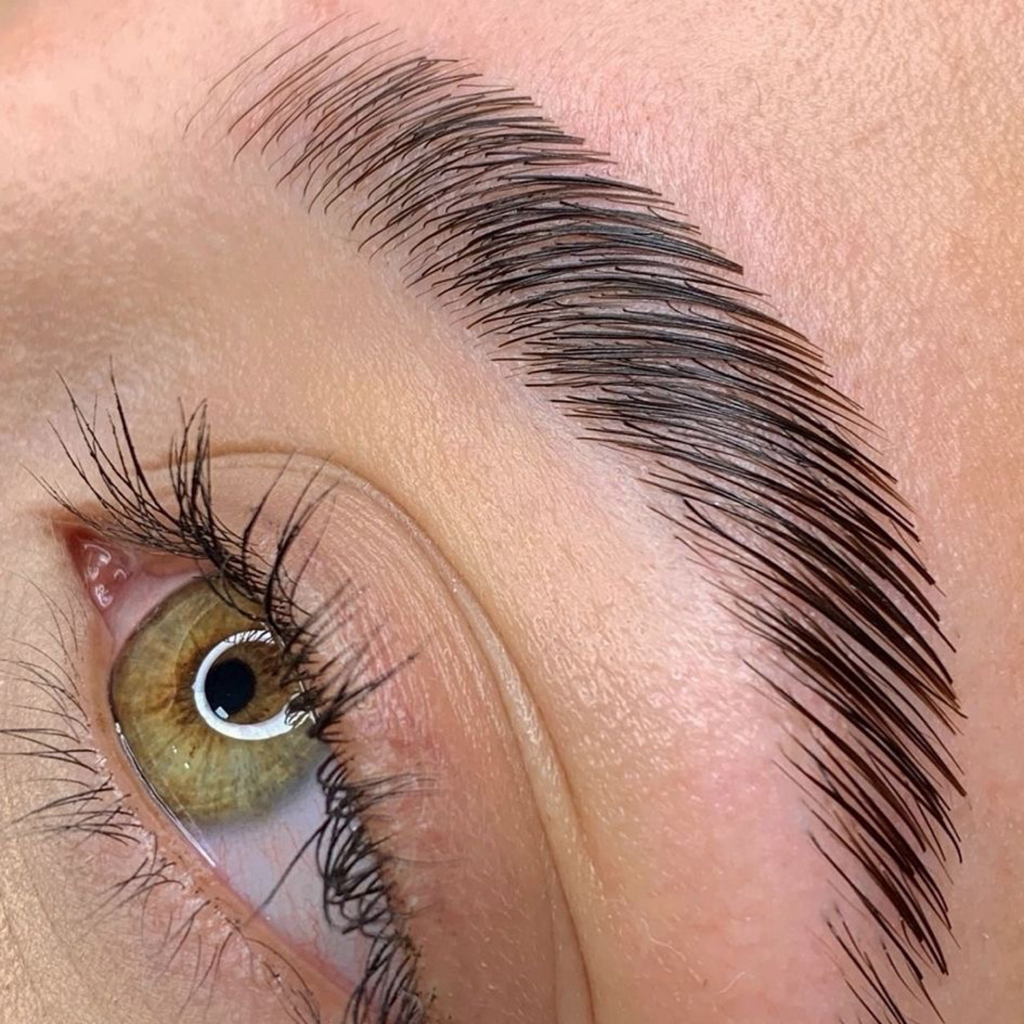 Brow lamination/ SEM TINTURA.