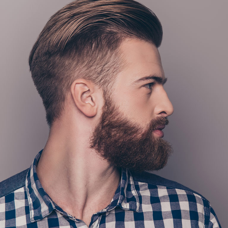 Taglio capelli e modellatura barba