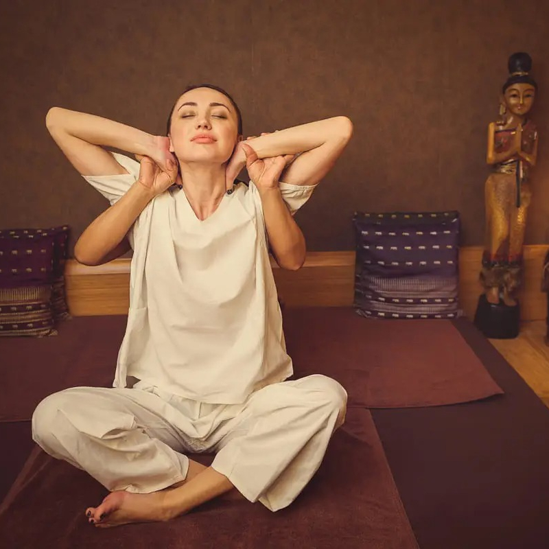 Massaggio Thai tradizionale con il Kimono 40min