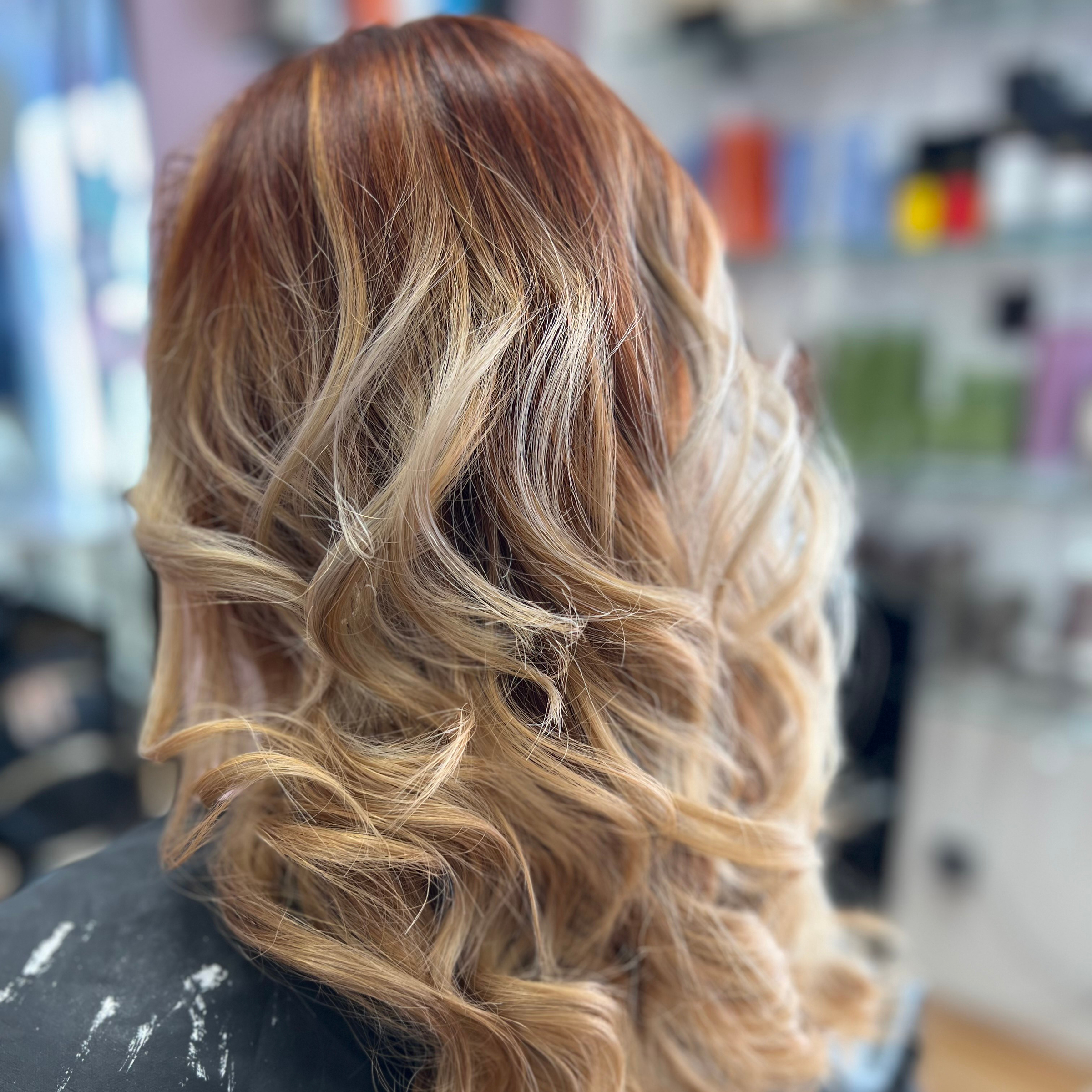 Balayage + tónování + střih, foukaná