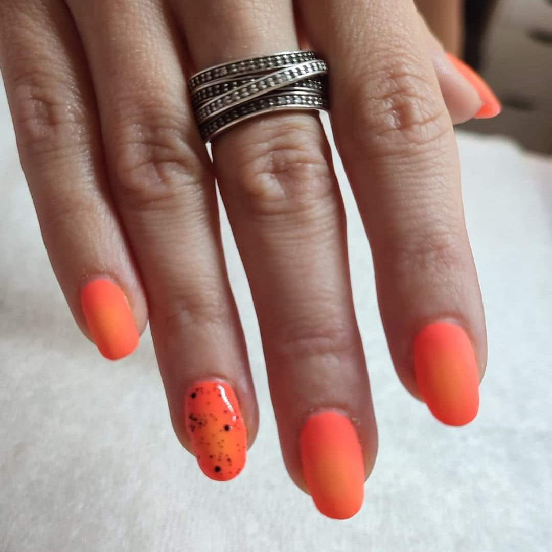 Renforcement sur ongles naturels