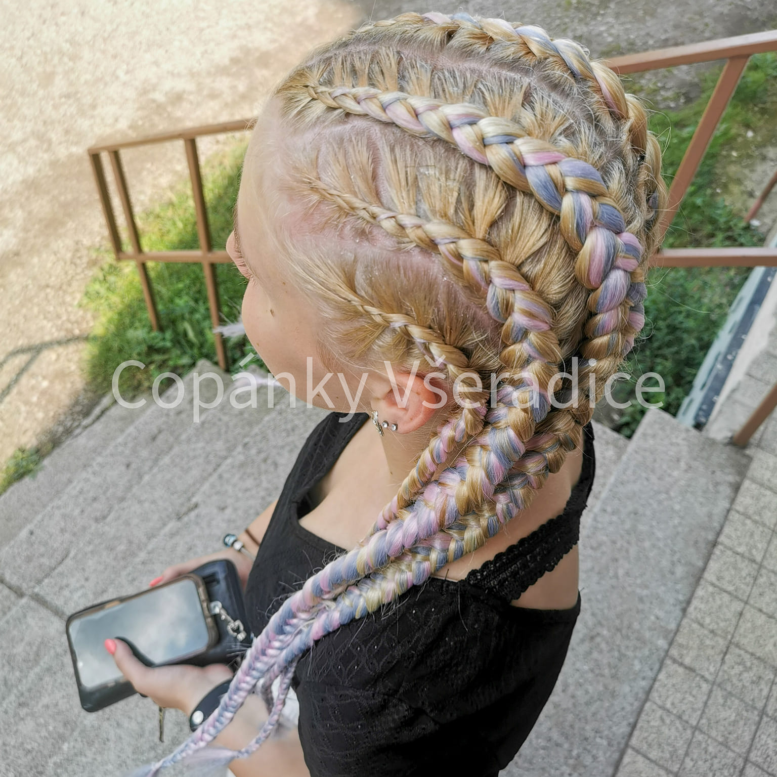 6 boxerských copánků