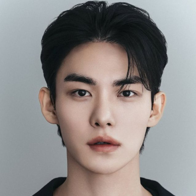 Snap Hair & Makeup (Men's Makeup)