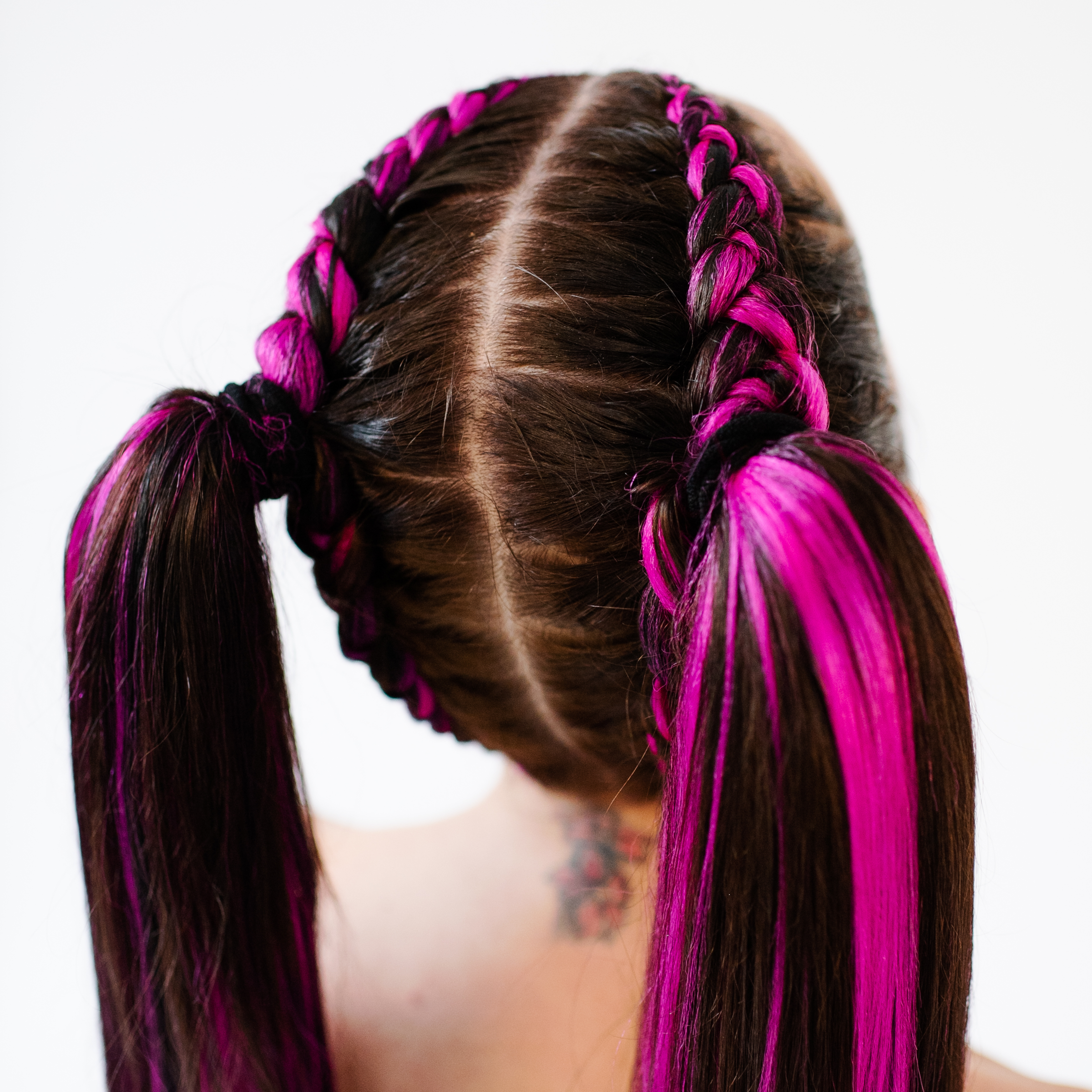 2 rozpuštěné copánky