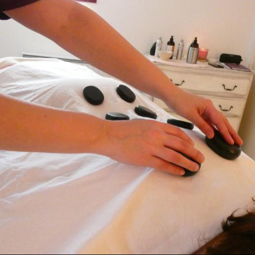 Massage aux Pierres Chaudes