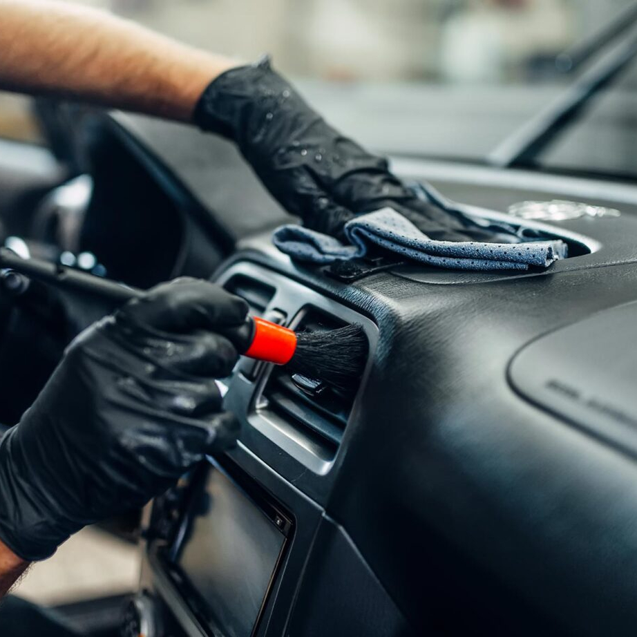 Detallado Interior completo ( Incluye lavado básico exterior)