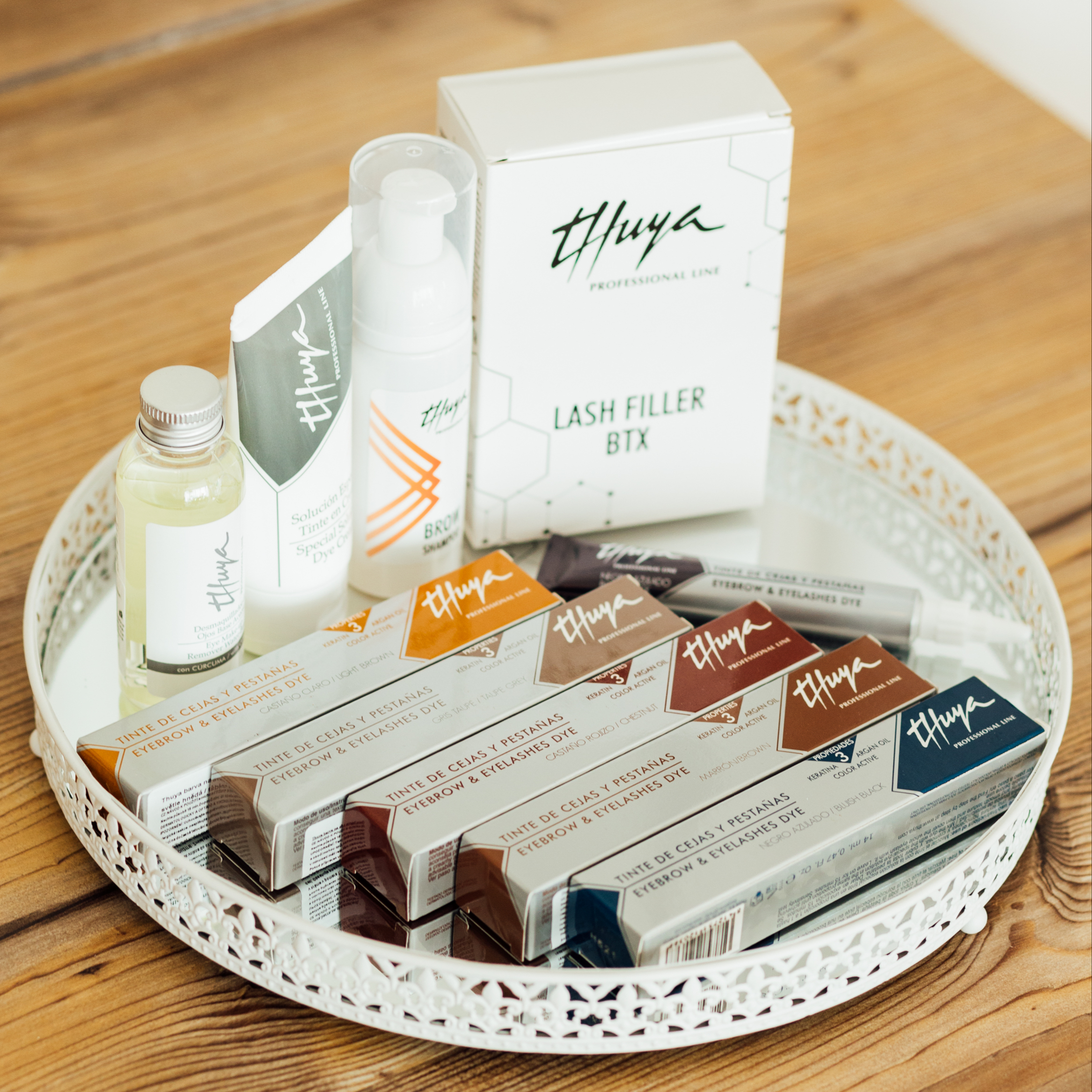 BROW BAR - BALÍČEK KOMPLETNÍ PÉČE + DENNÍ LÍČENÍ (60min.)