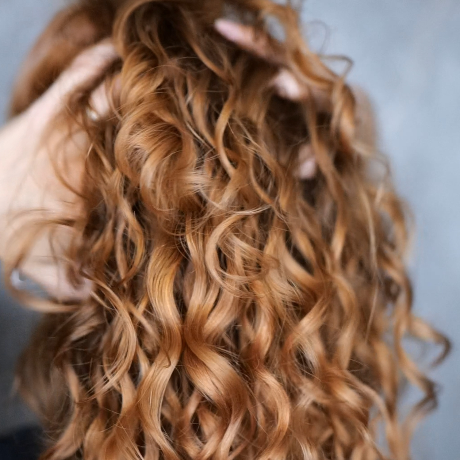 Miluj svoje kučery (záloha za termín)