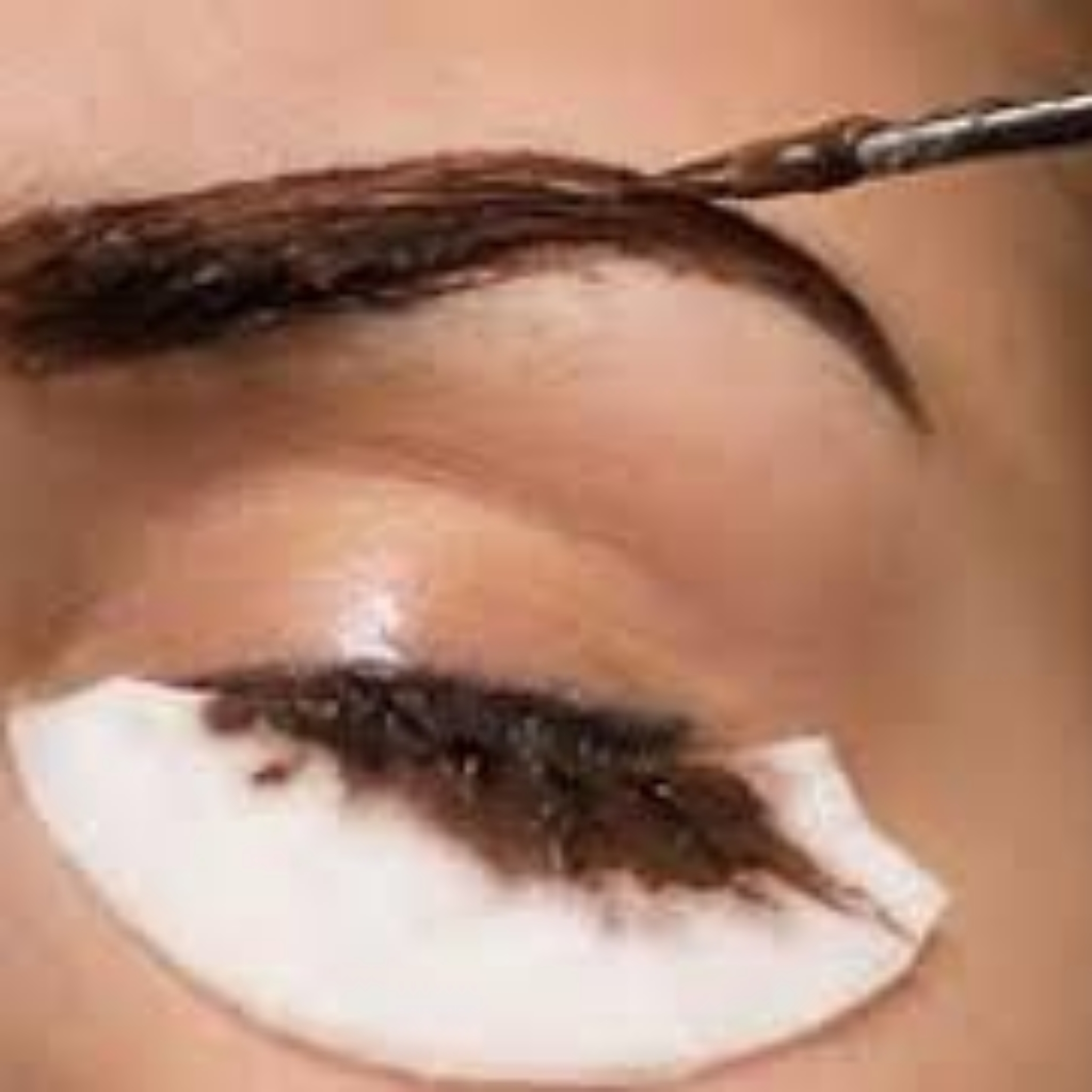 Coloration cils ou sourcils