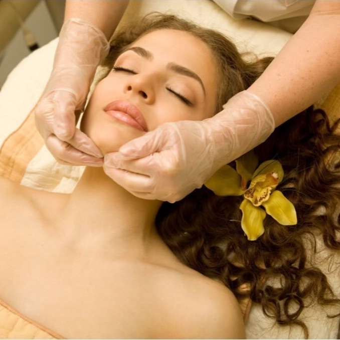 Modelage du visage, du décolleté & du cuir chevelu