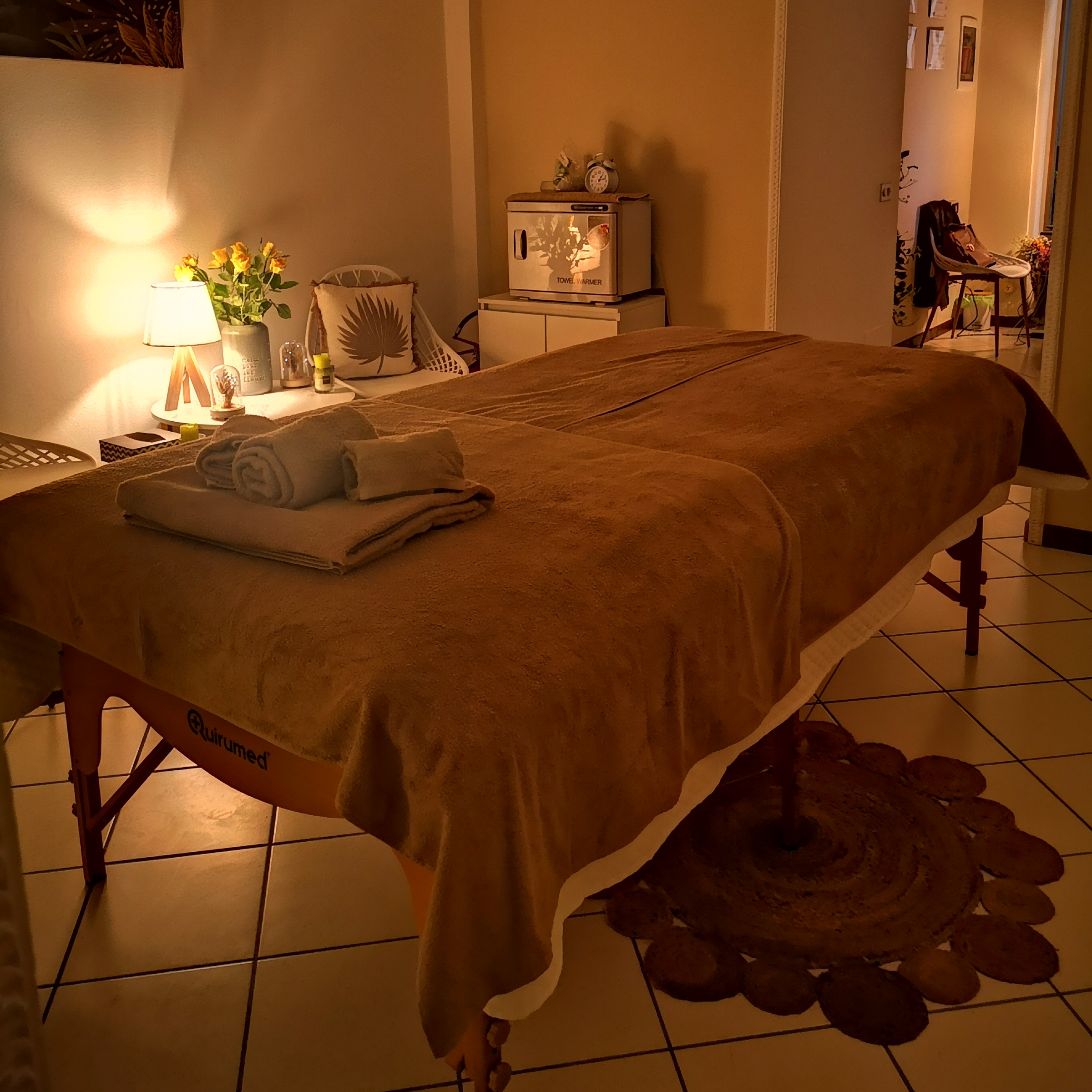 Massaggio hawaiano Lomi Lomi