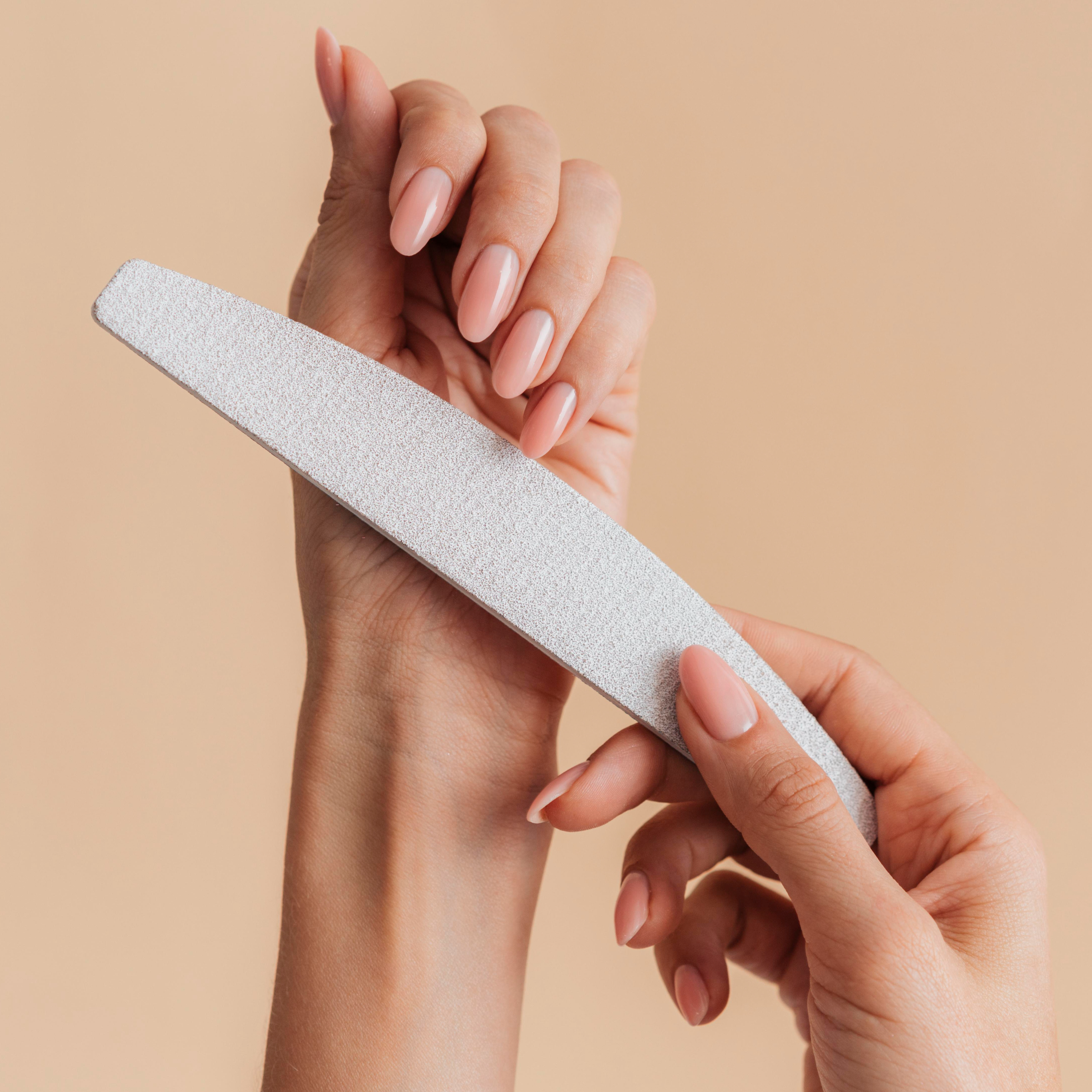 Odstranění nehtové modeláže