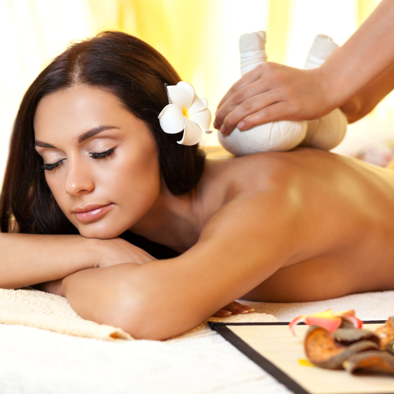 Thai gyógynövényes masszázs