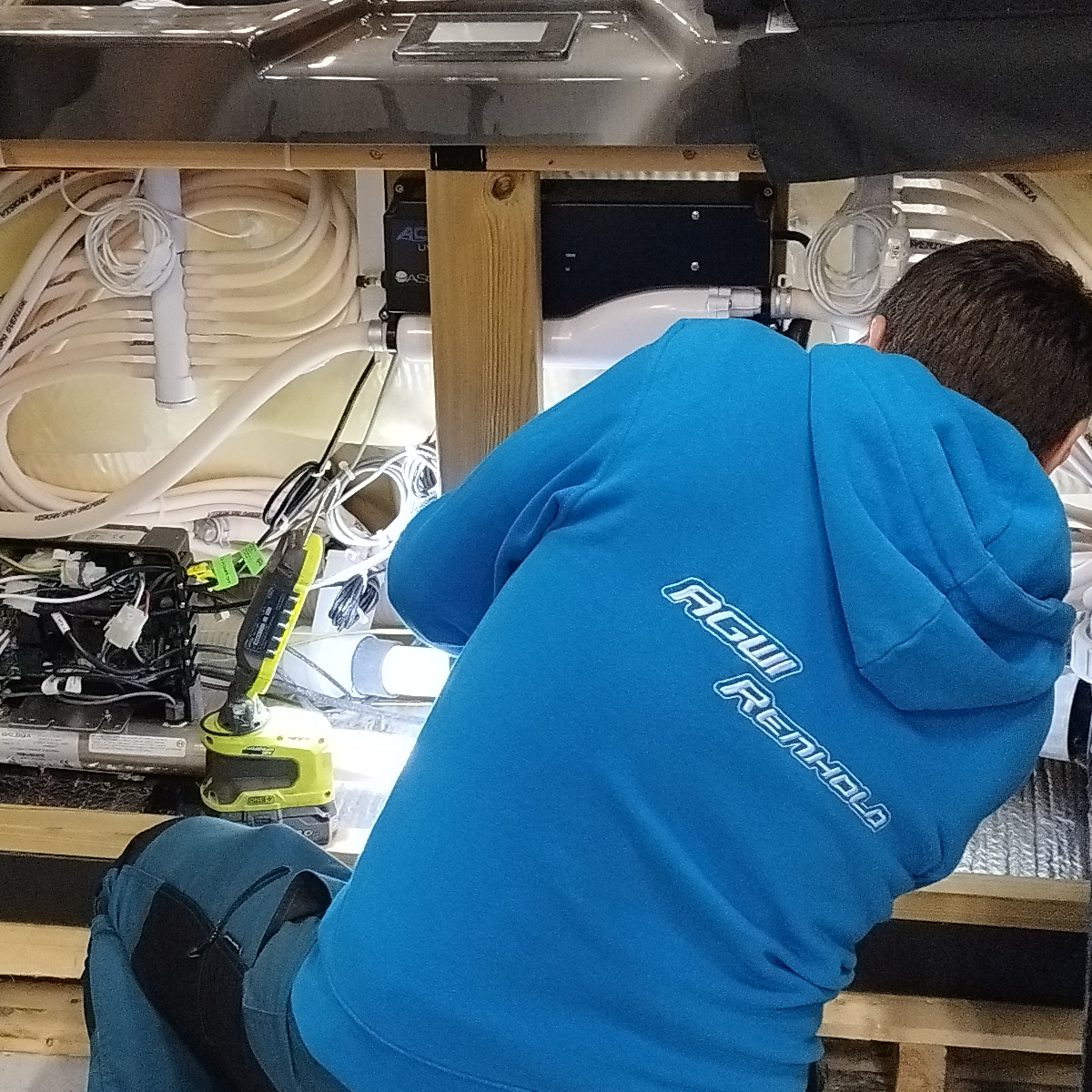 Reparasjon av spabad/jacuzzi (timepris inkludert MVA)