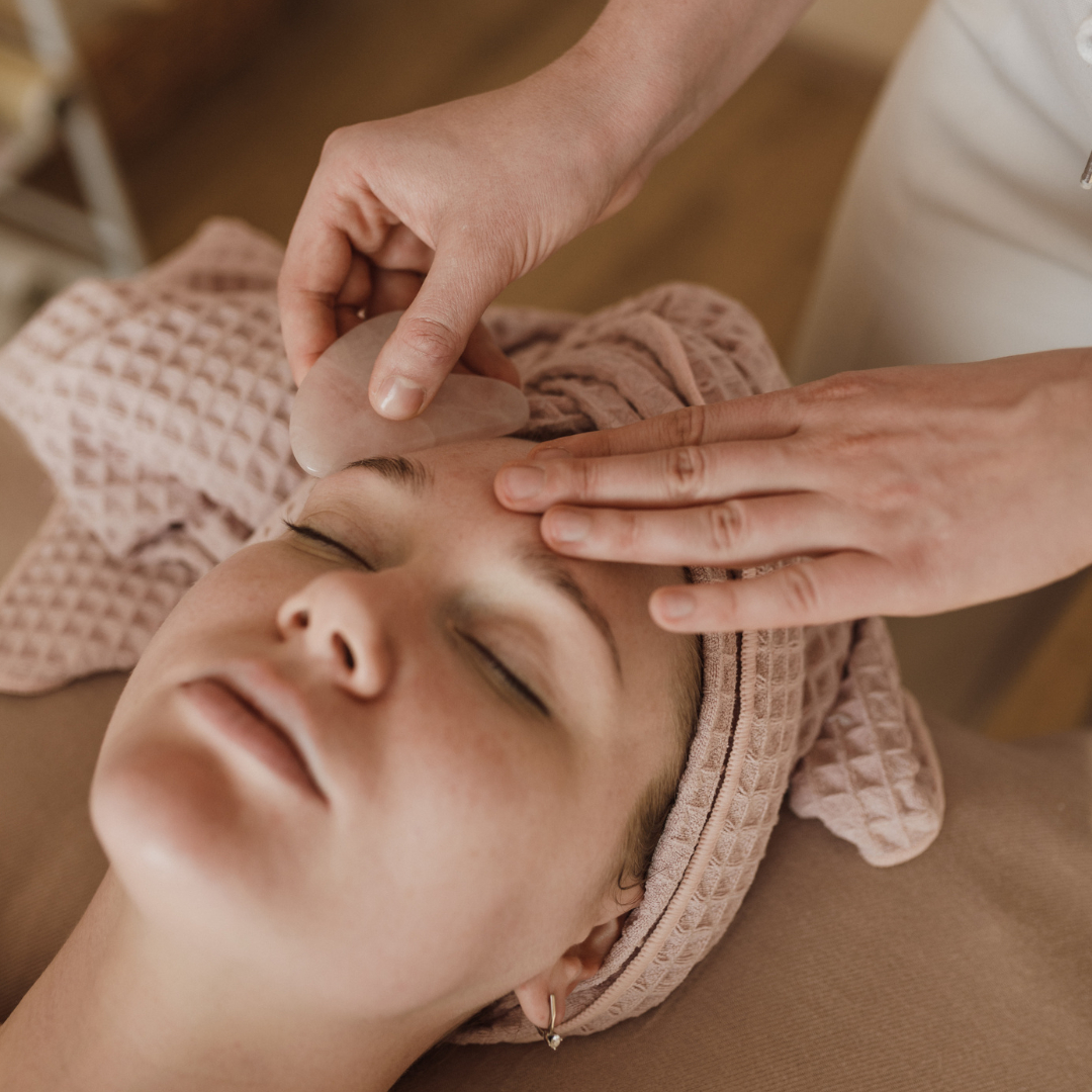 Manuální lifting obličeje – extra