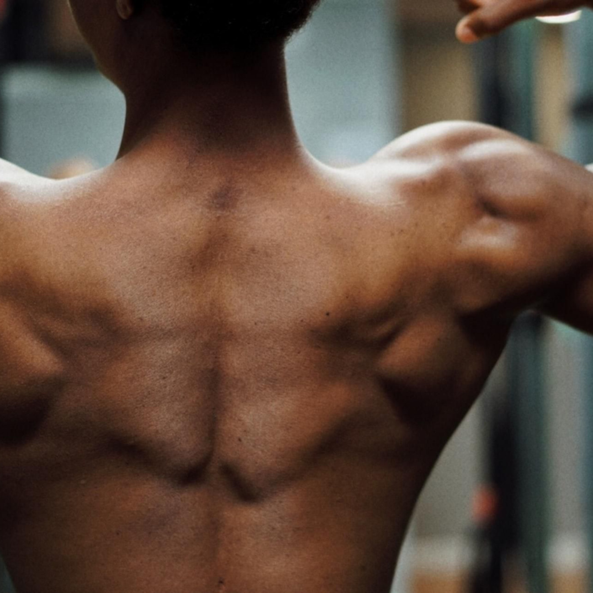 Pánská depilace - Záda + Ramena