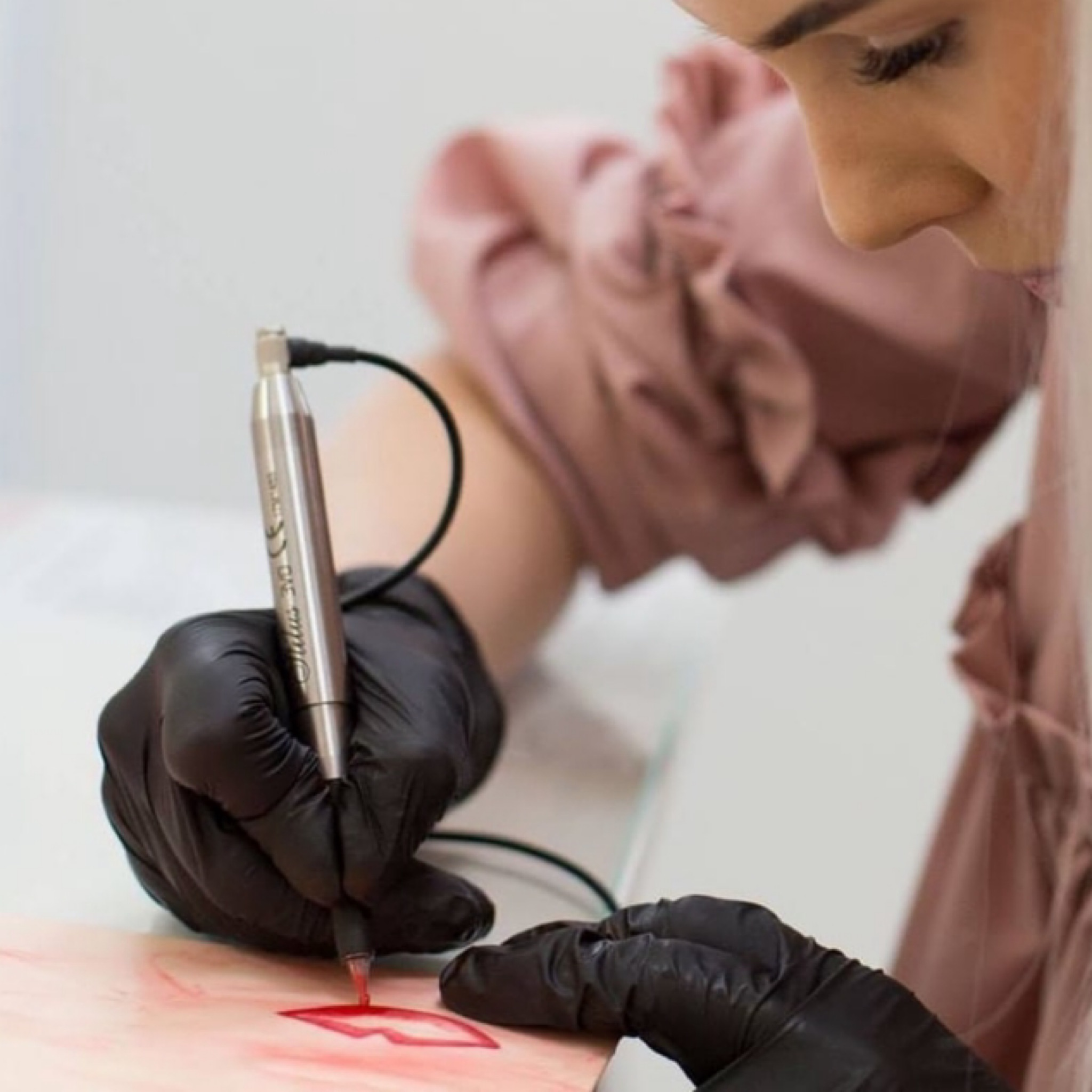 Školenie tetovania PMU (pery, obočie, alebo linky)