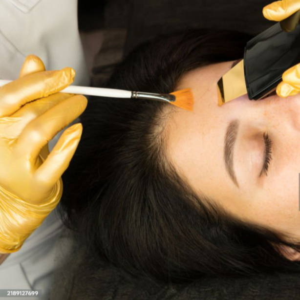 Ultrazvukové ošetření pleti se špachtlí