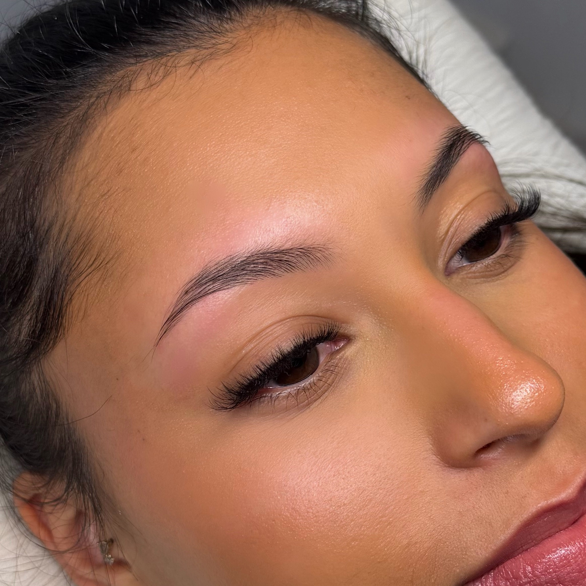 Restructuration des sourcils