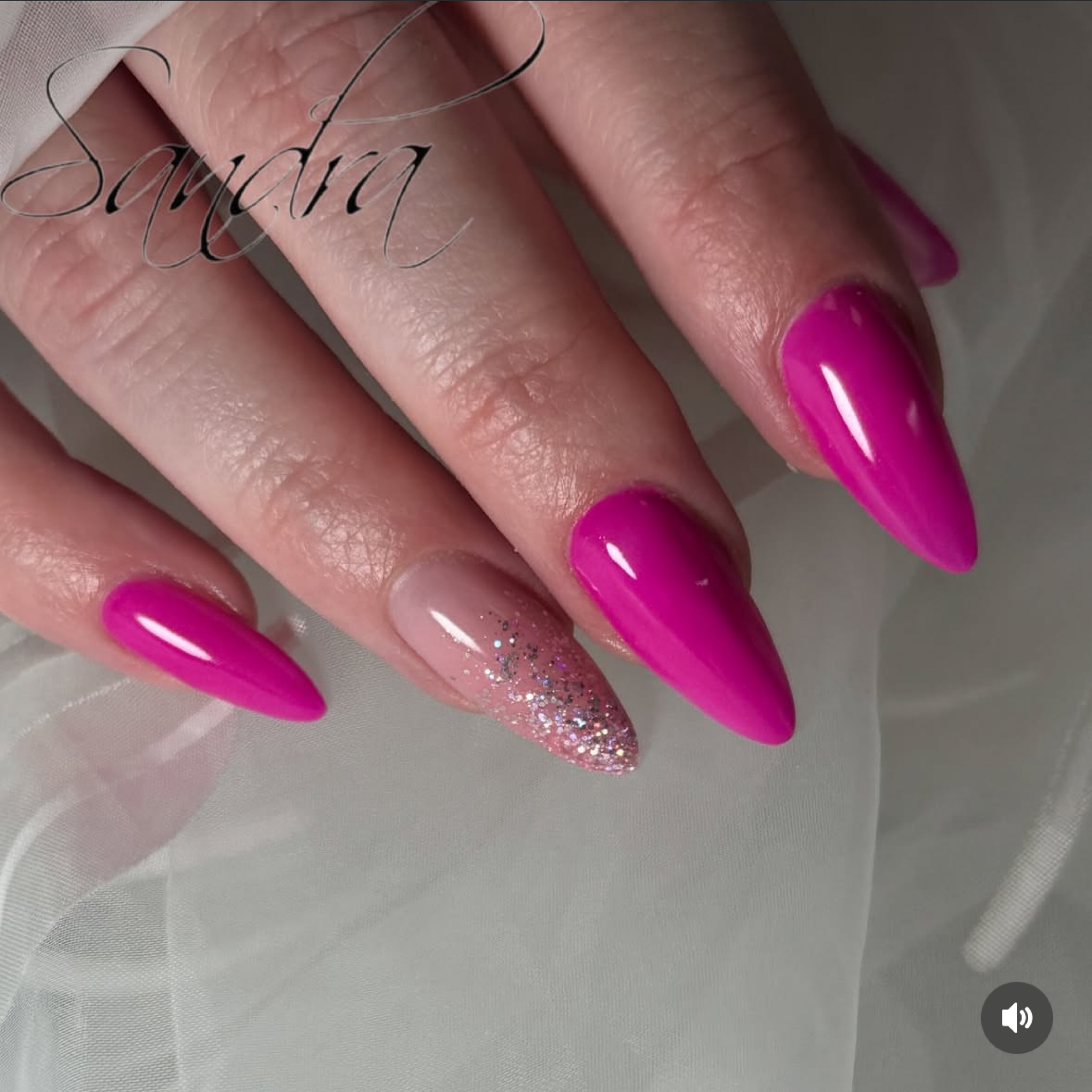 Doplnění nehtové modeláže vel. M (celé potažené v jedné barvě)