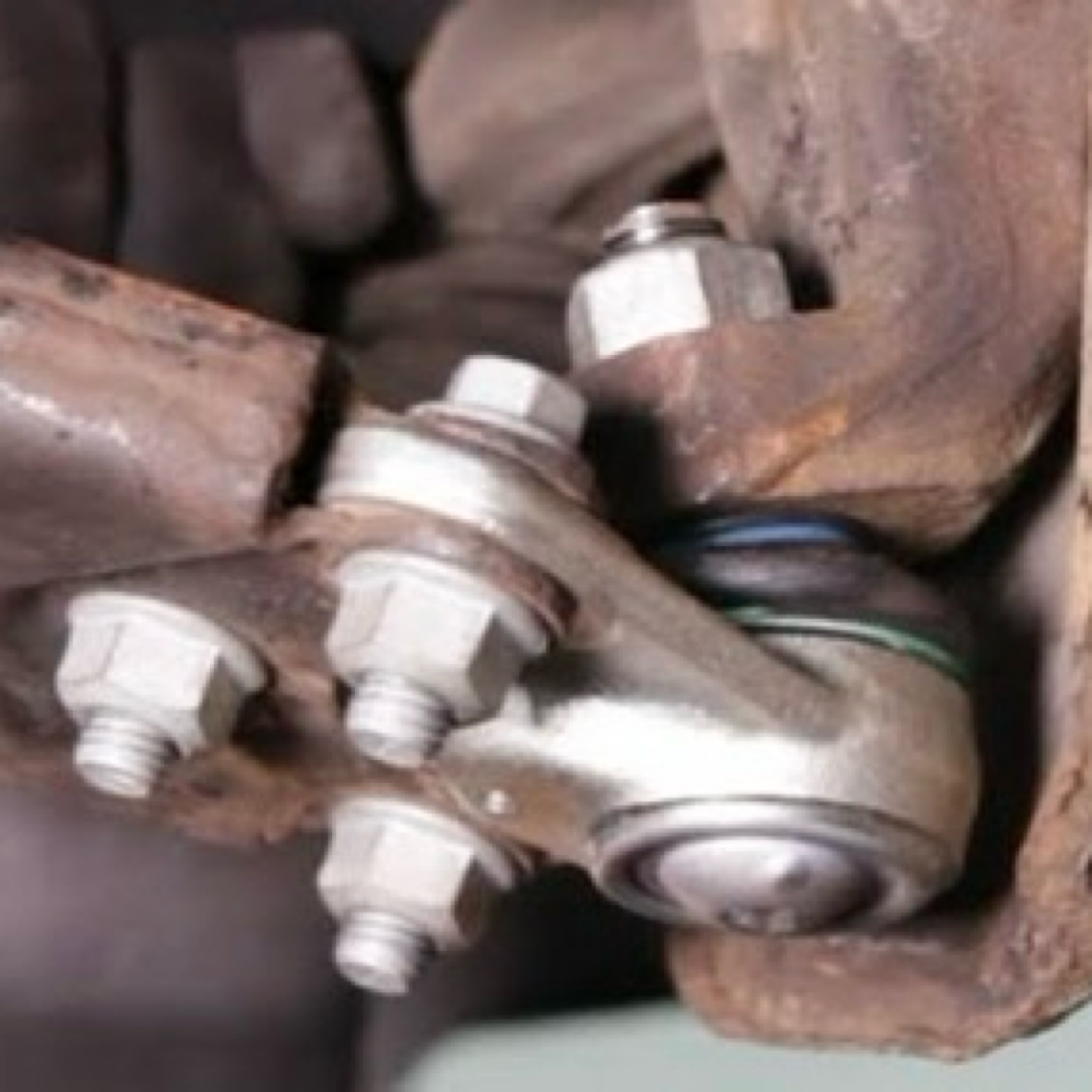 Cambio de rotula de suspensión o brazo de suspensión