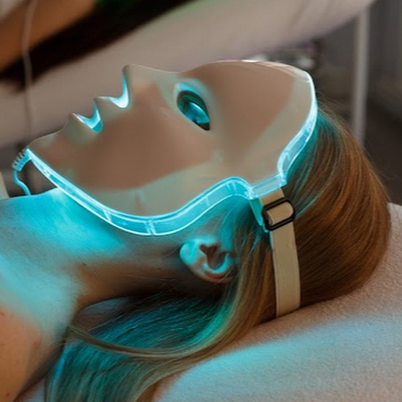 Pielęgnacja maską LED