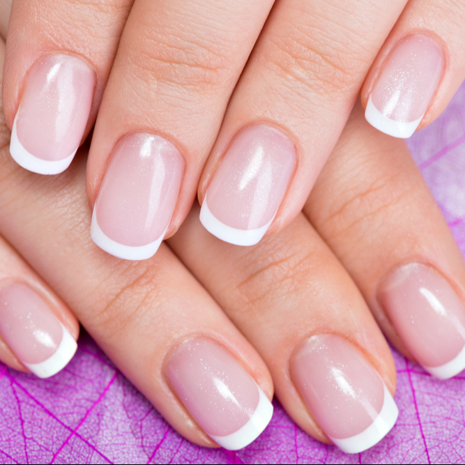 Francouzská manikúra gel lakem