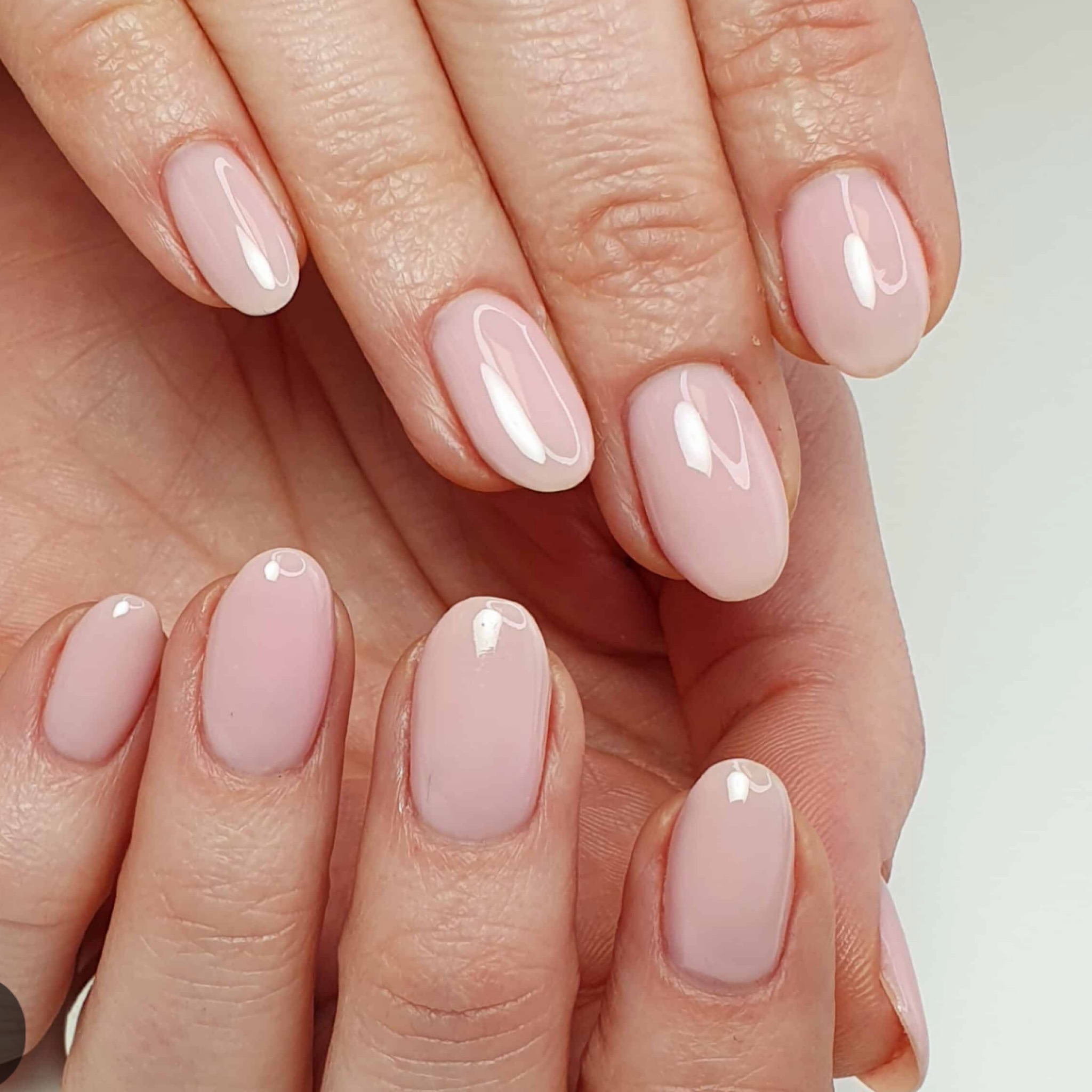 Gainage ongles mains