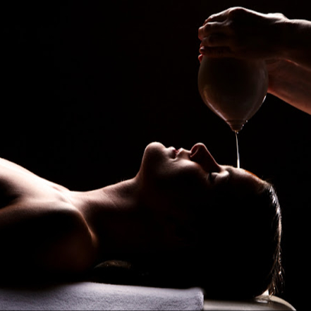 Soin du Shirodara (partie corps antérieur et crânienne) 1H35