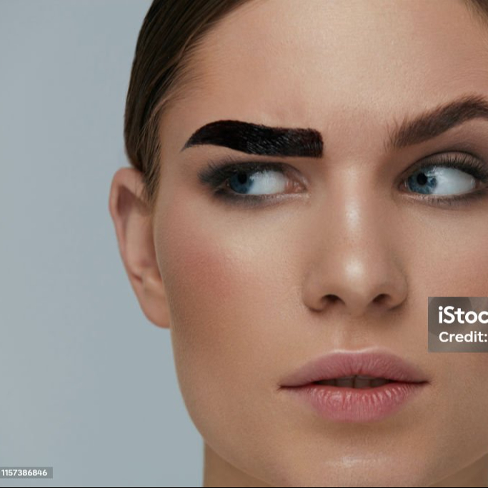 Úprava obočí, barvení obočí a barvení řas