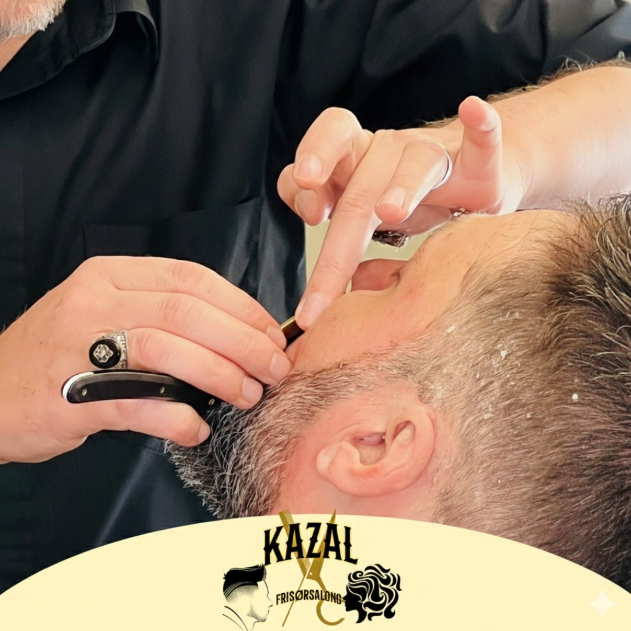 Barbering av hele skjegget med kniv