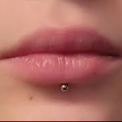 Labret centré