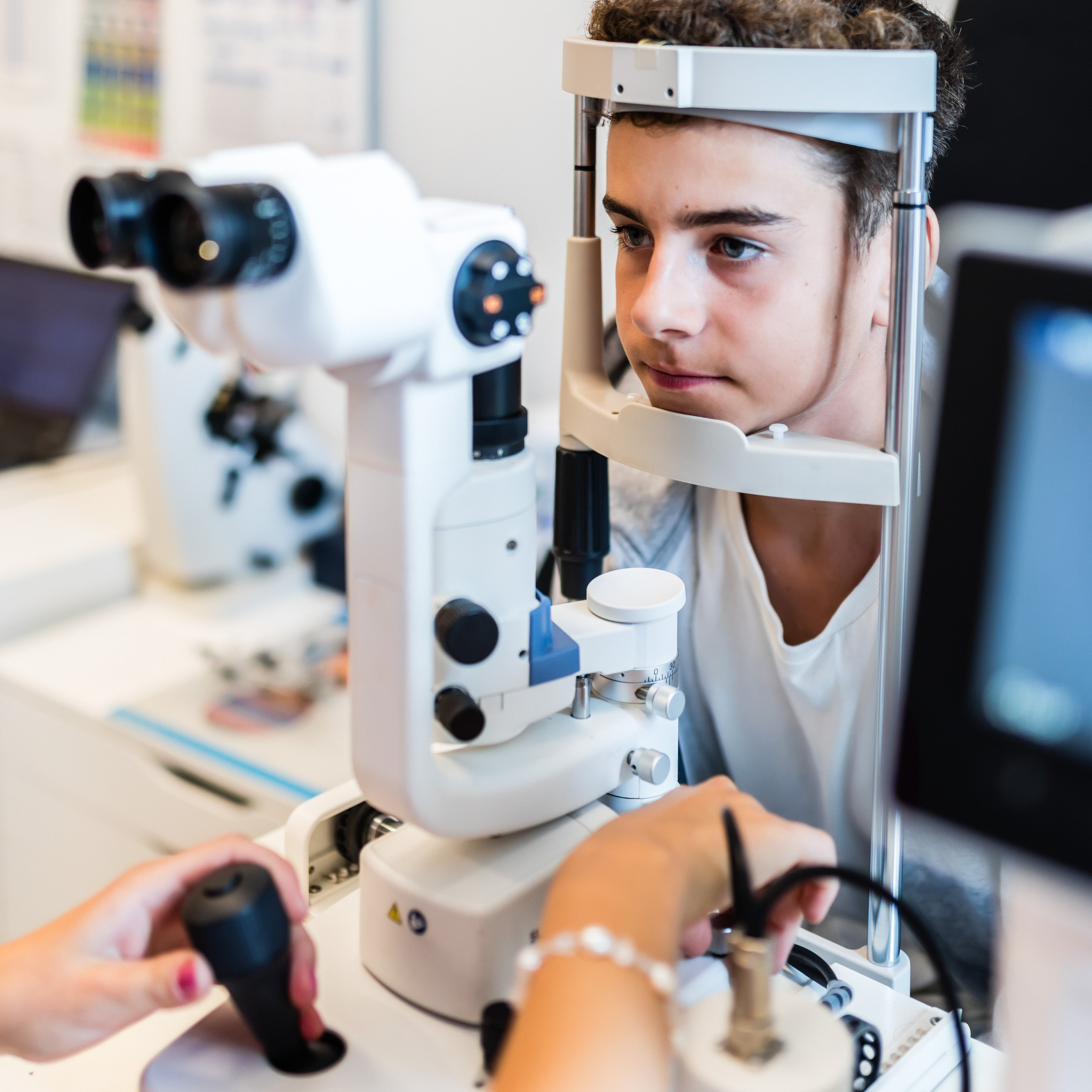 DOSPĚLÝ A DĚTI - Kontrola kontaktních čoček po aplikaci - Contac