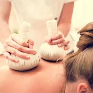 Horúca bylinková masáž 90min