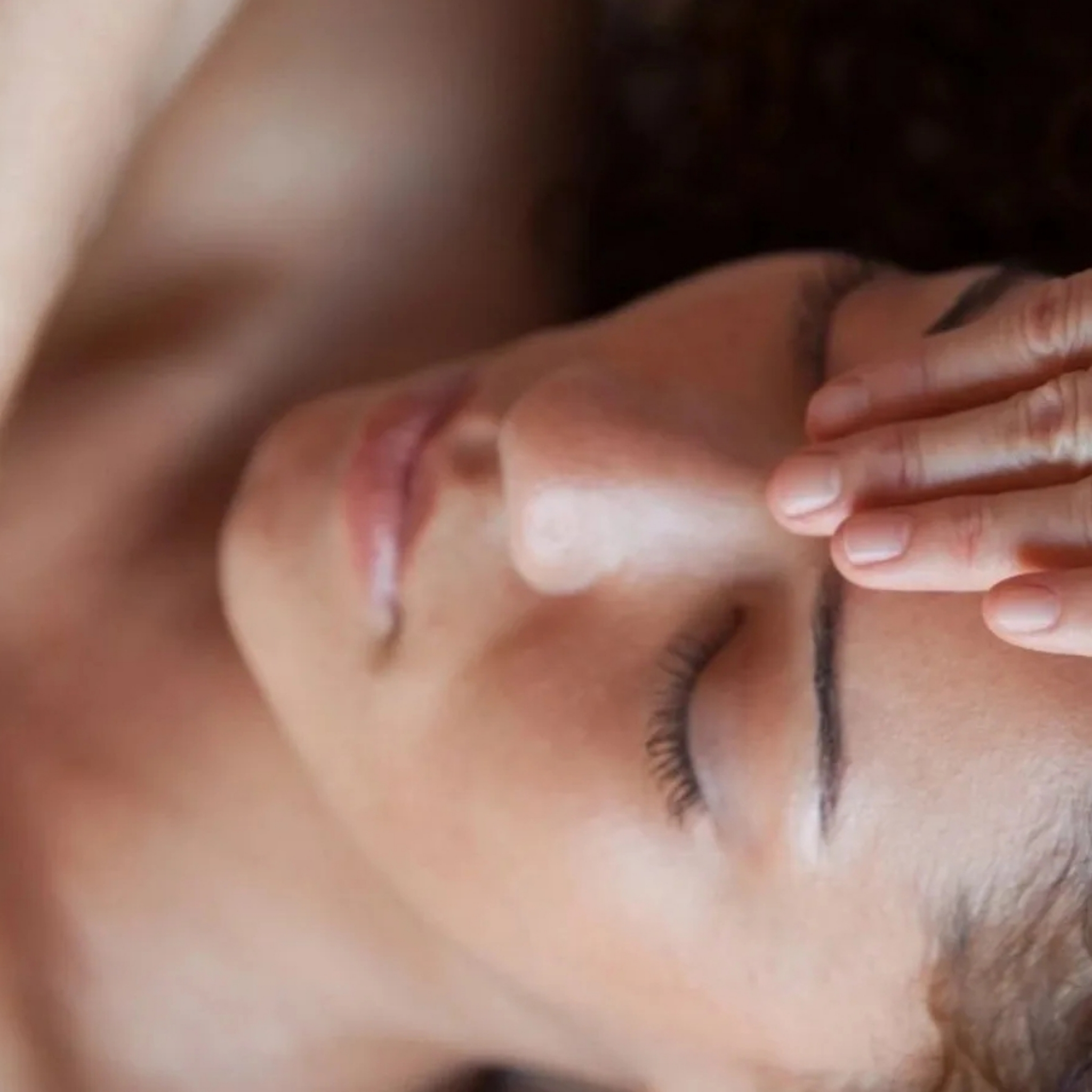 MASSAGE VISAGE ET CRÂNE