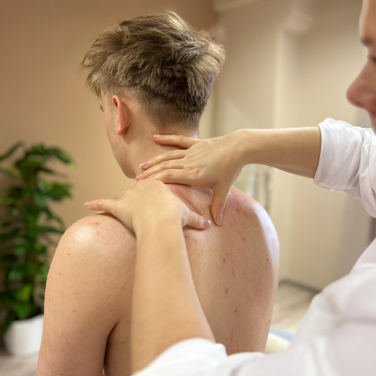 Masáž krku a šíje