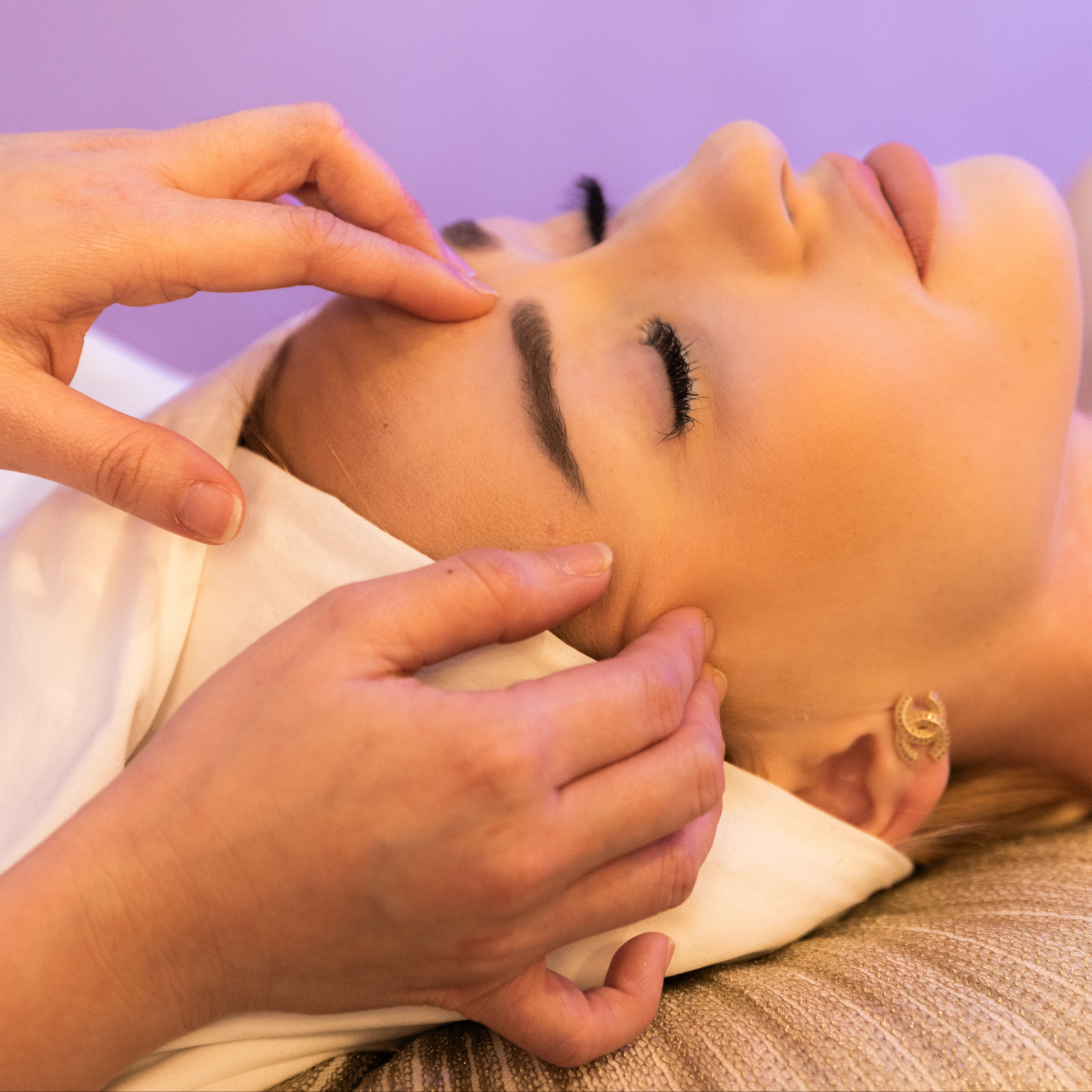 Asian Head Massage / Asijská masáž hlavy