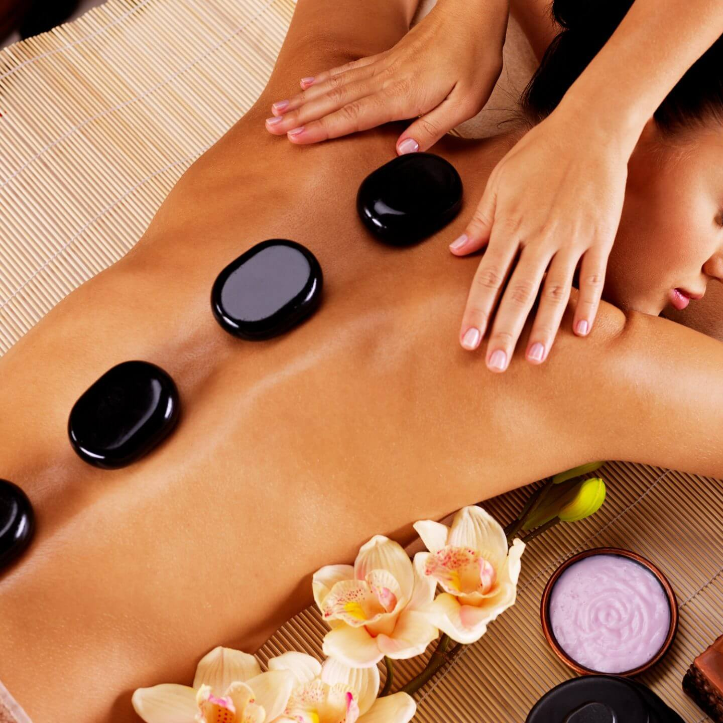 Masáž lávovými kameny 90 minut