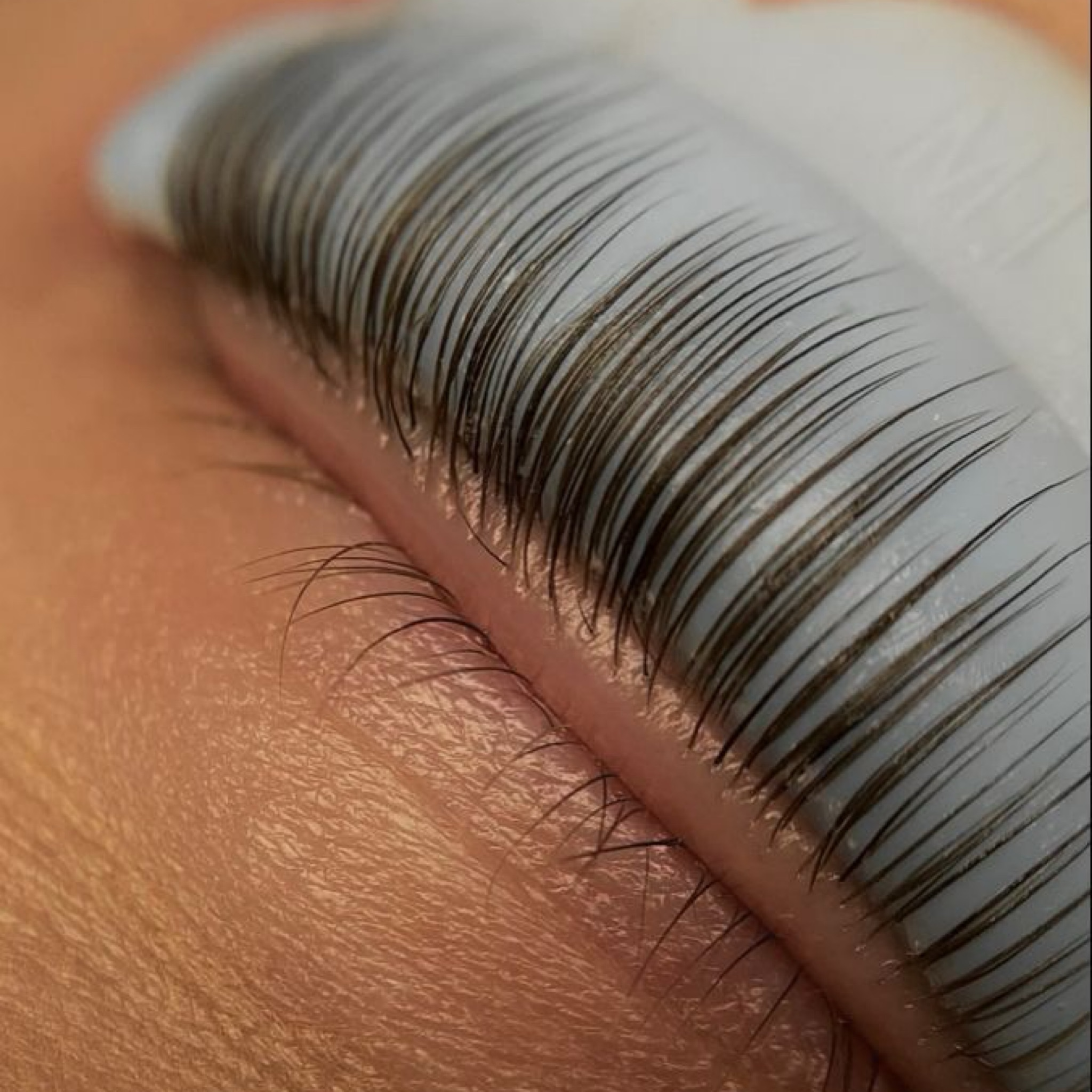 Lash Lifting