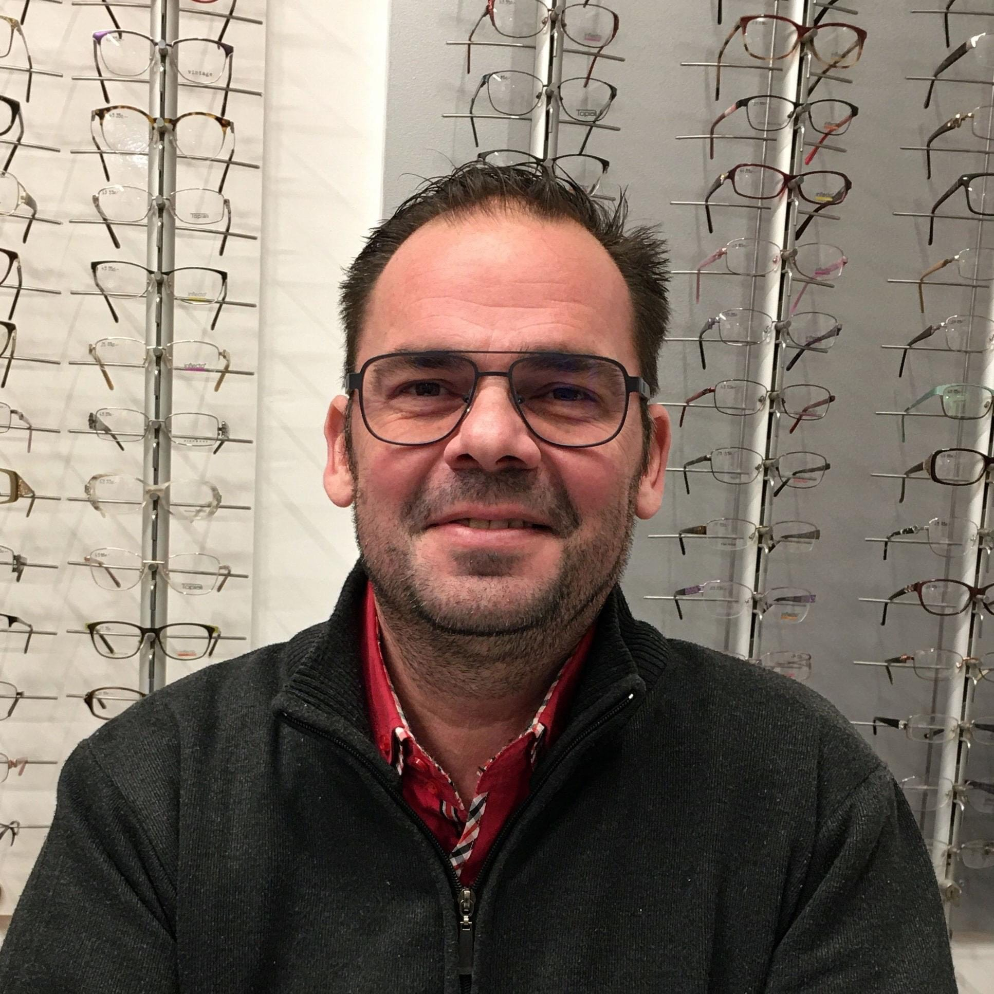 Optometrista látásvizsgálat - igazolással