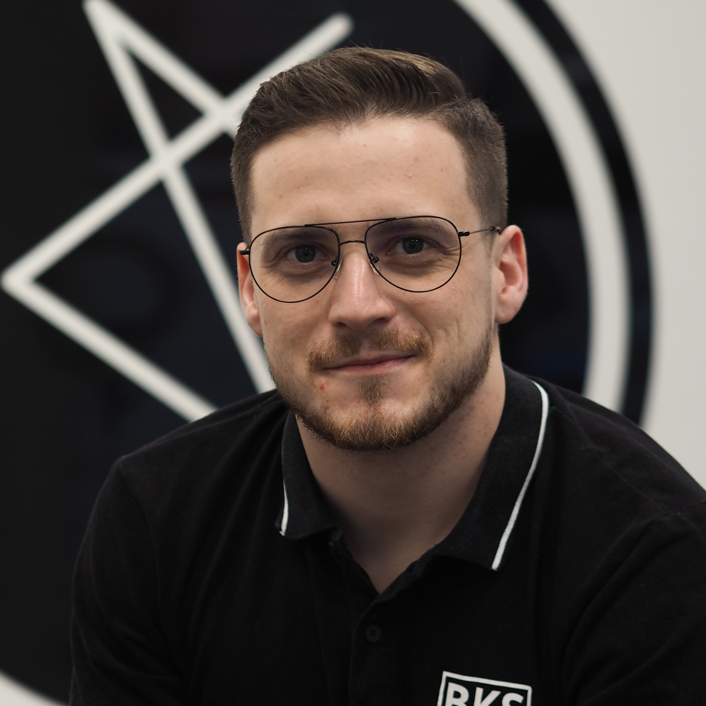 Úprava vousů / holení metodou "HOT TOWEL" (30 min)