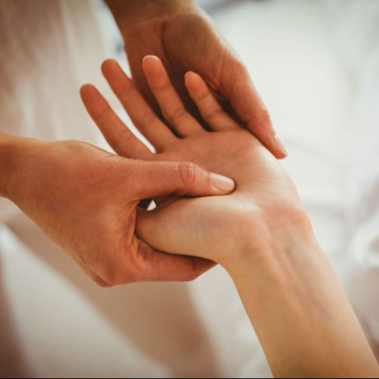 Masáž horních končetin