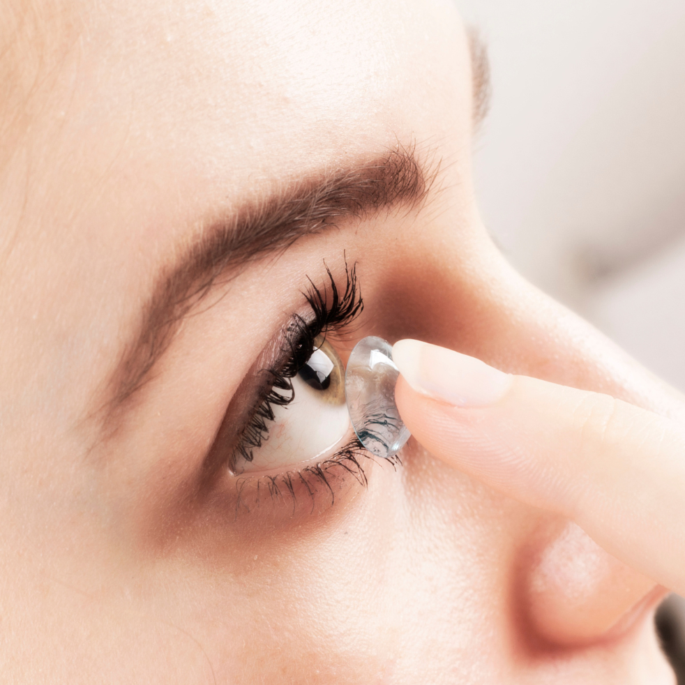 Aplikace kontaktních čoček