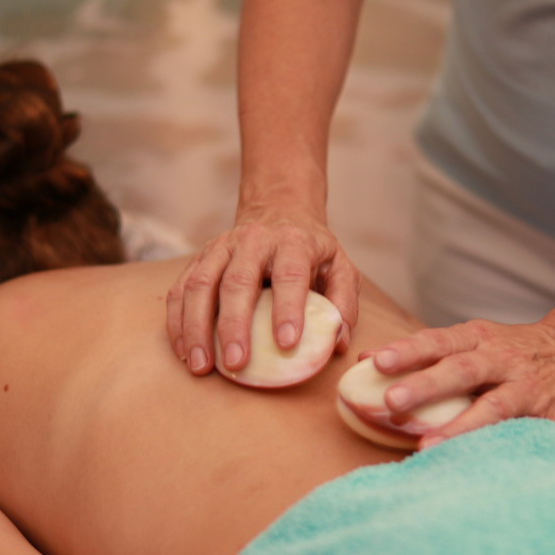 Mušľový relax - masáž morskými mušľami + telový peeling (90 min)