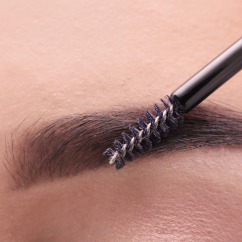 barvení a úprava obočí