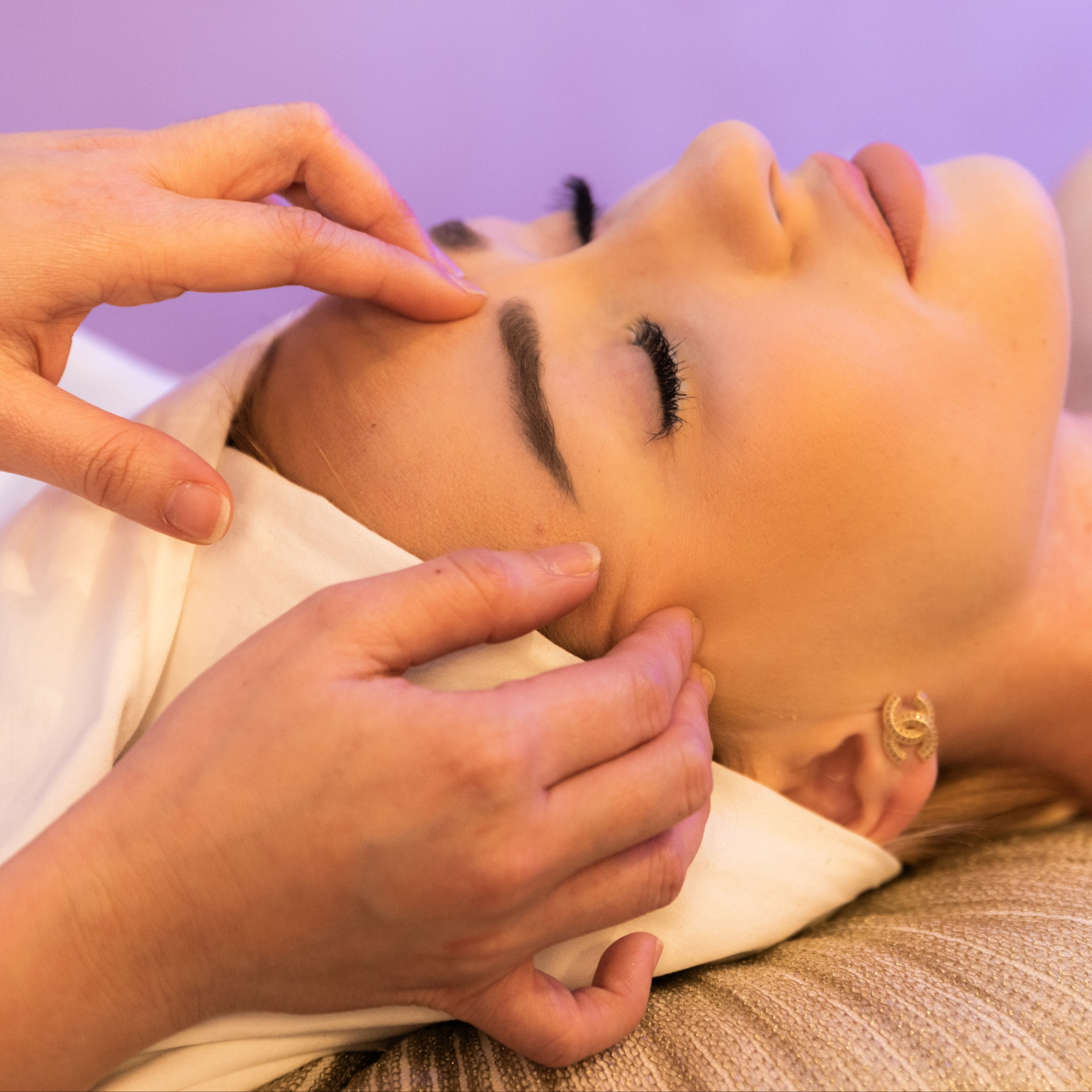 Asian Head Massage / Asijská masáž hlavy