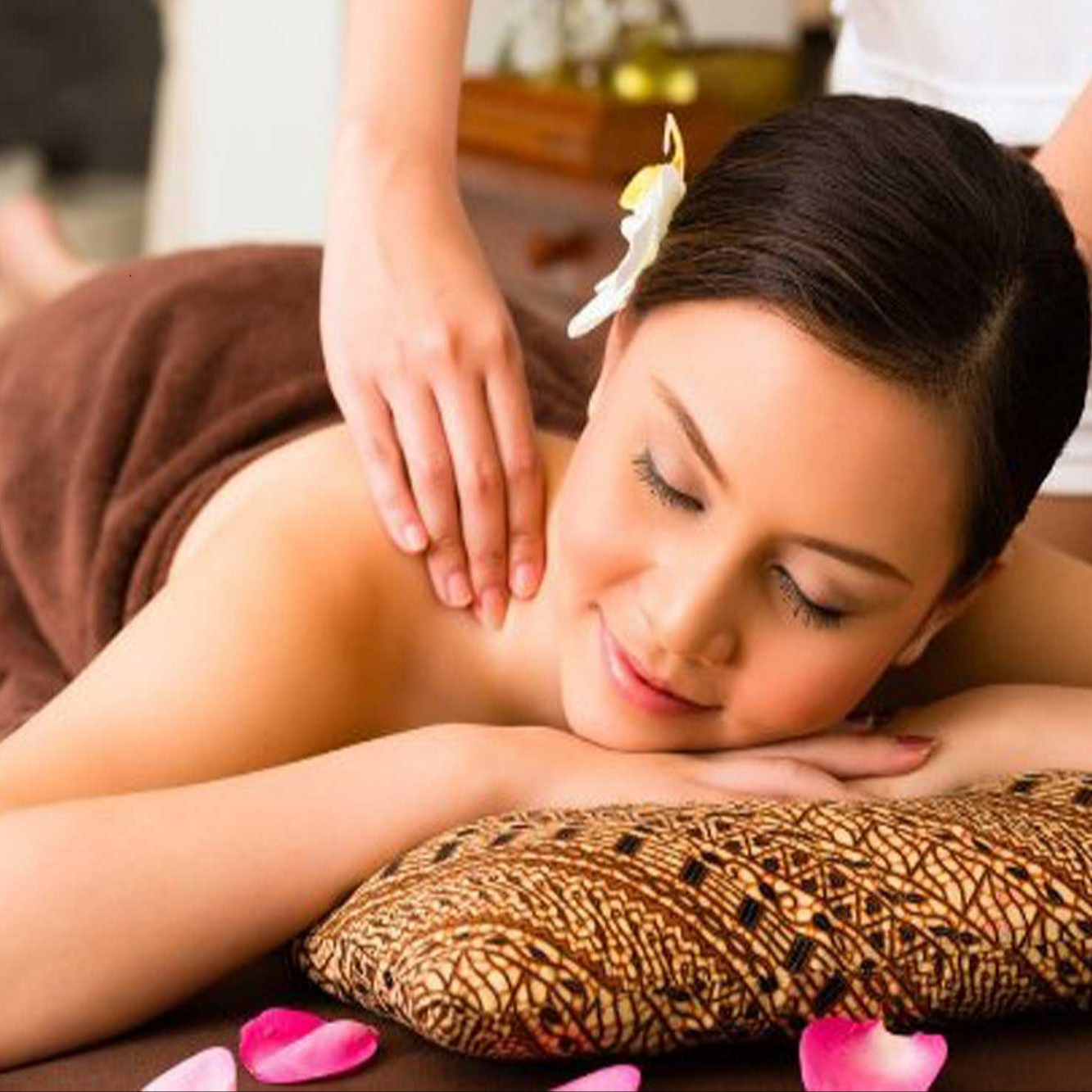 Masáž chrbrta a ramien - 90min