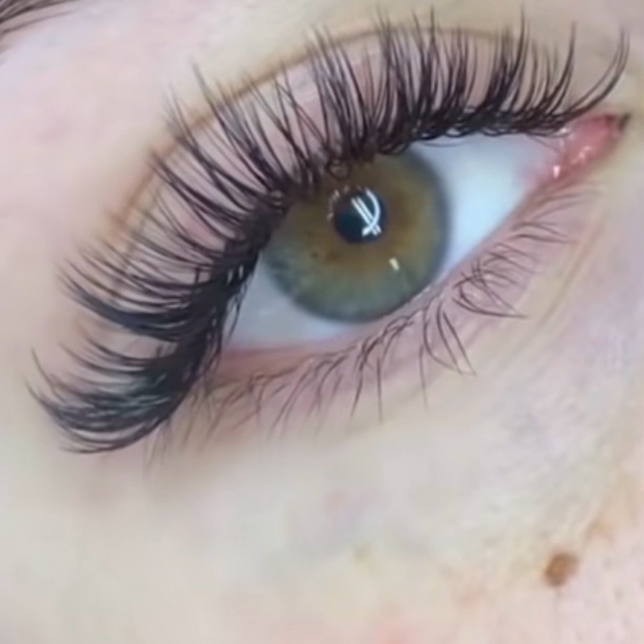 Modèle cils à cils pose classique